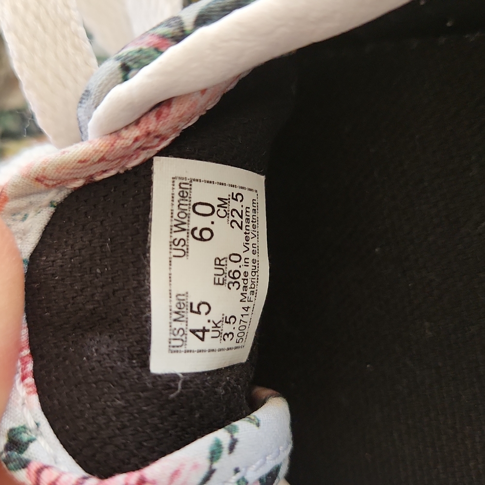 Vans - Picture 7 of 7